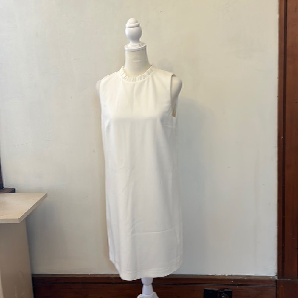 French Connection summer white sleeveless ruffle neck dress Size 6 NWT